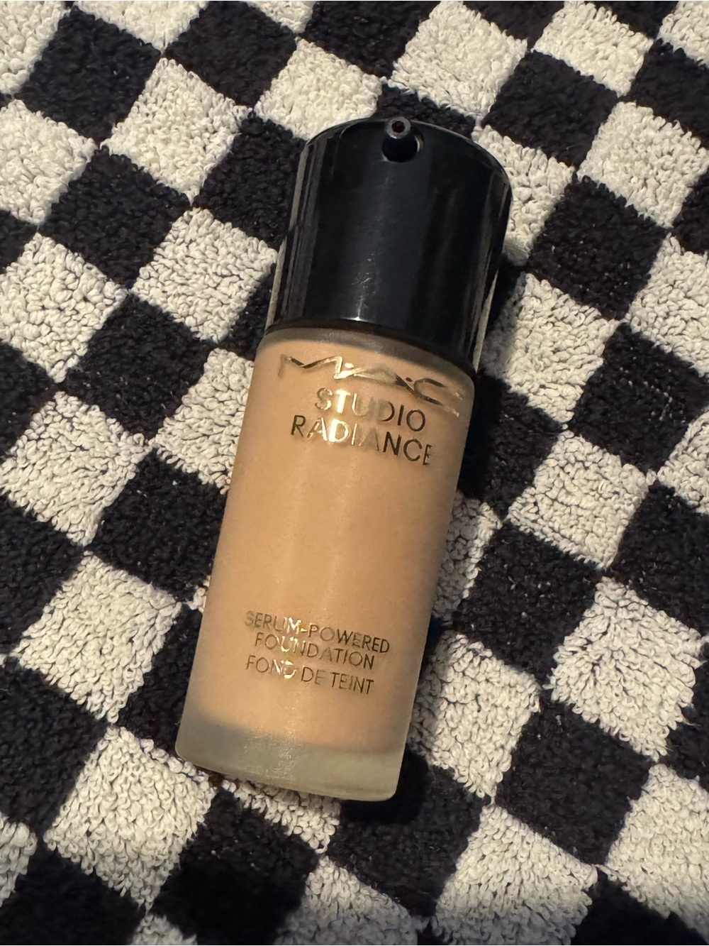 MAC Cosmetics Studio Radiance Serum-Powered Foundation - NC14.5